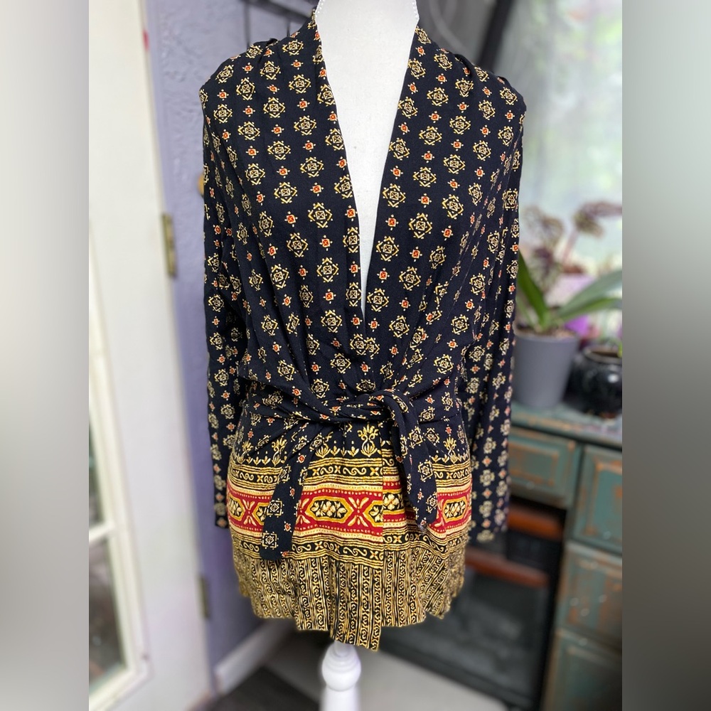 Solitaire Black And Gold Patterned One Button Tie… - image 1